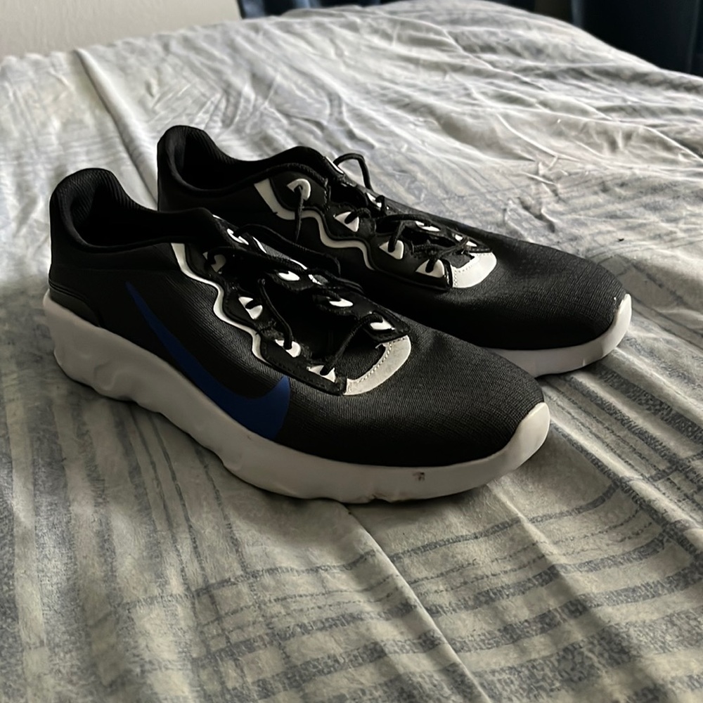 Nike shoes size 9 black and blue